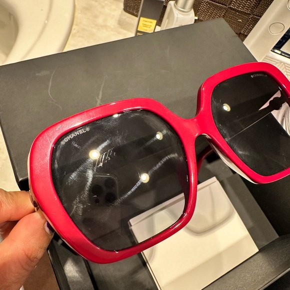 Chanel - Picture 9 of 12